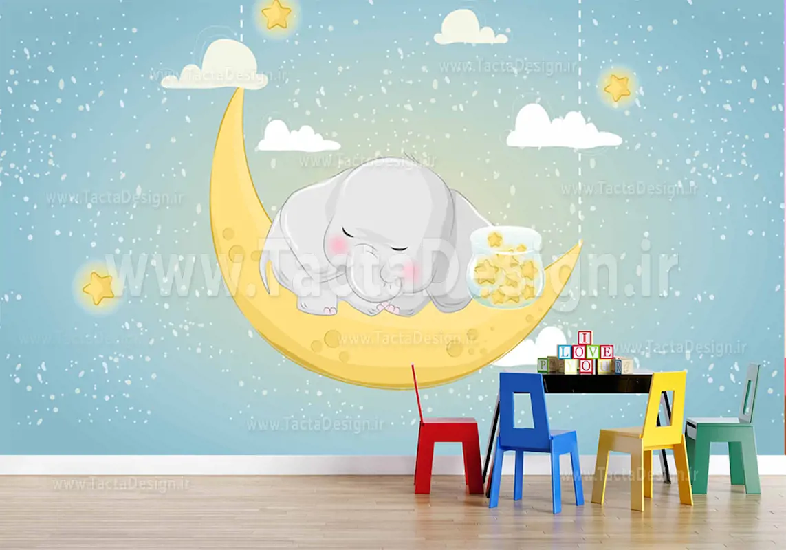 فیل خوابیده روی ماه